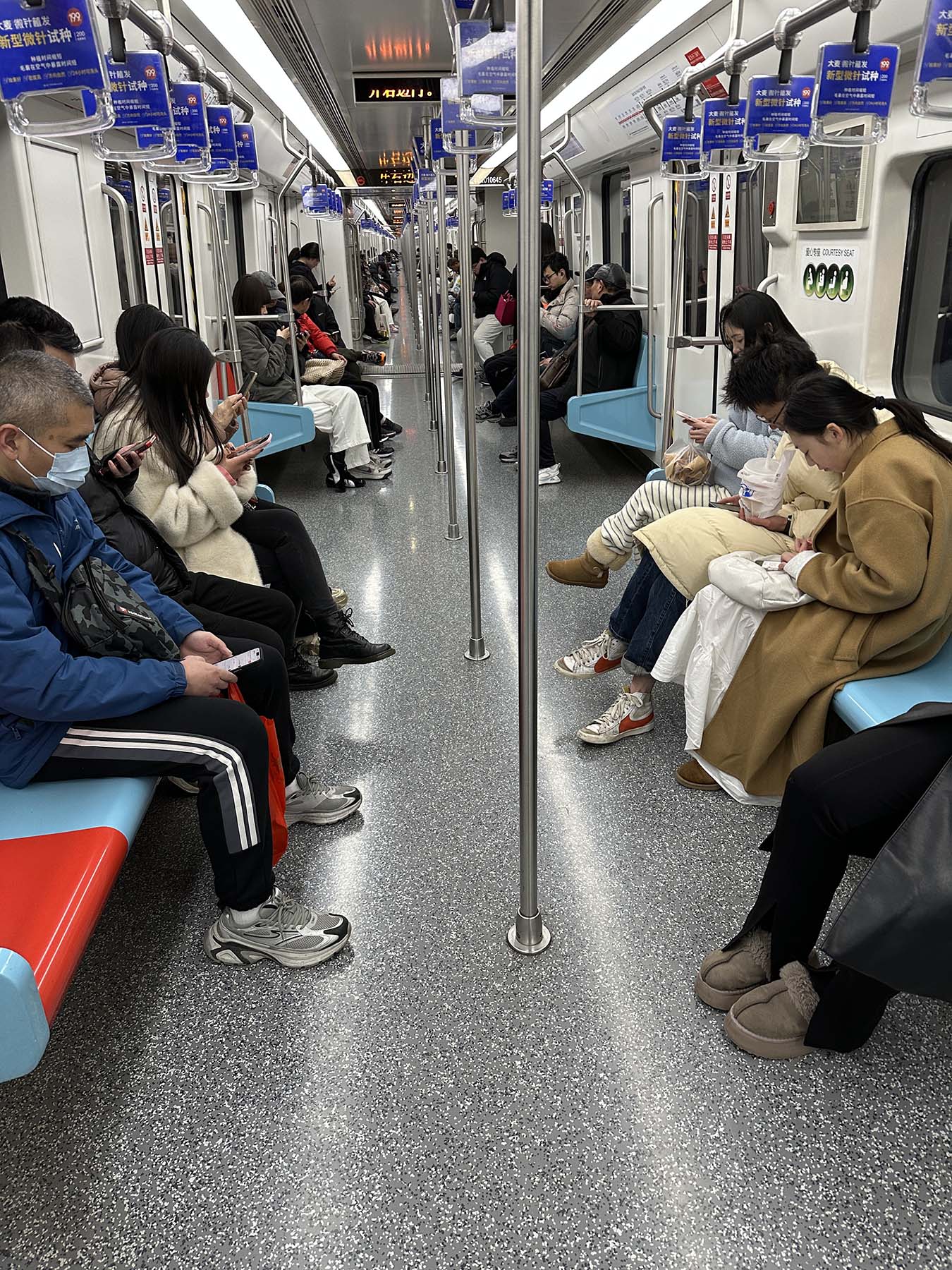 上海地铁1号线诺拉橡胶地板照片2